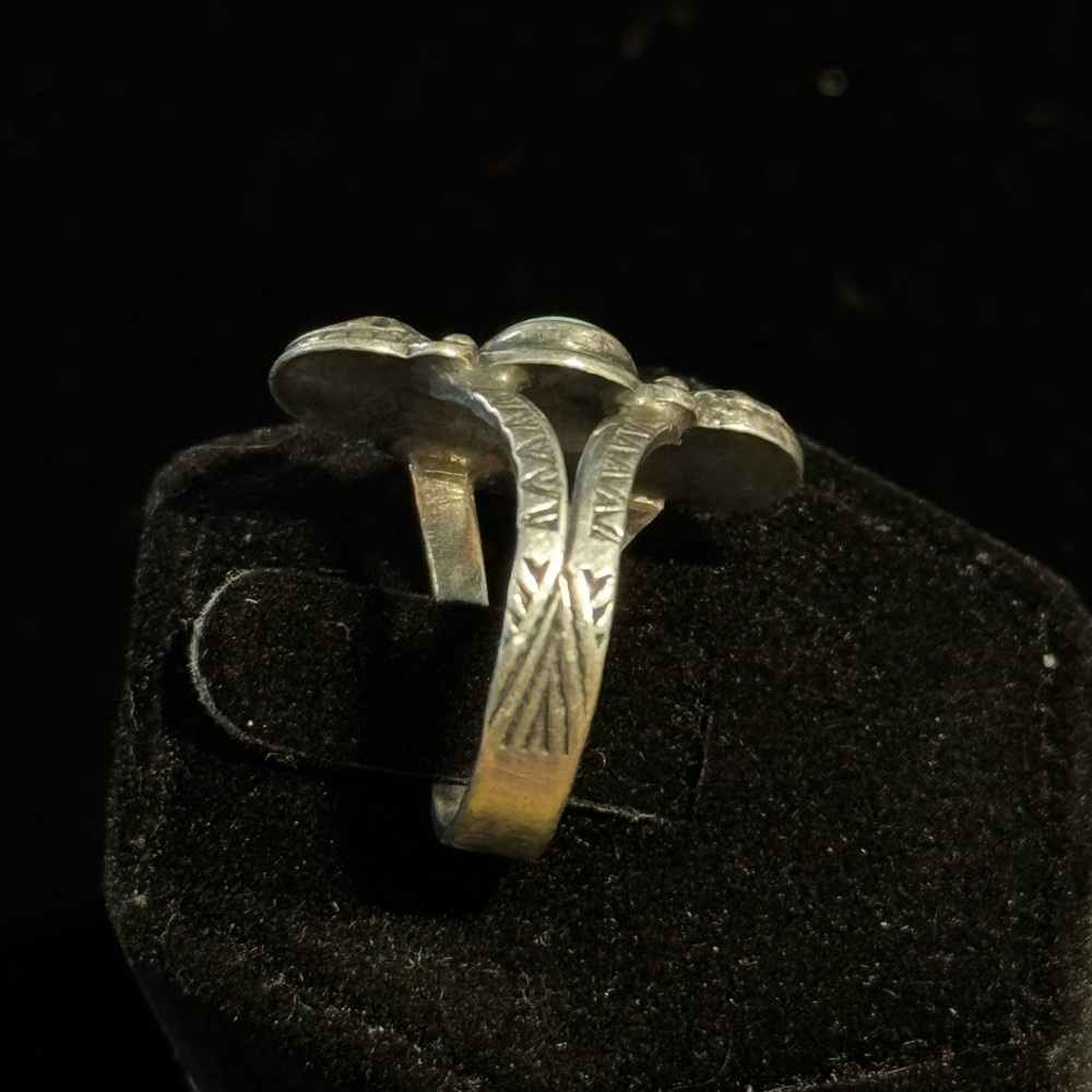 Vintage Native American Turquoise Sterling Silver Ring Size 7 - Picture 3 of 4